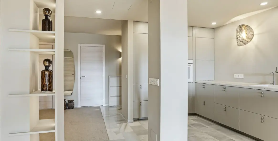 Venta de apartamento en planta media en Calahonda 14