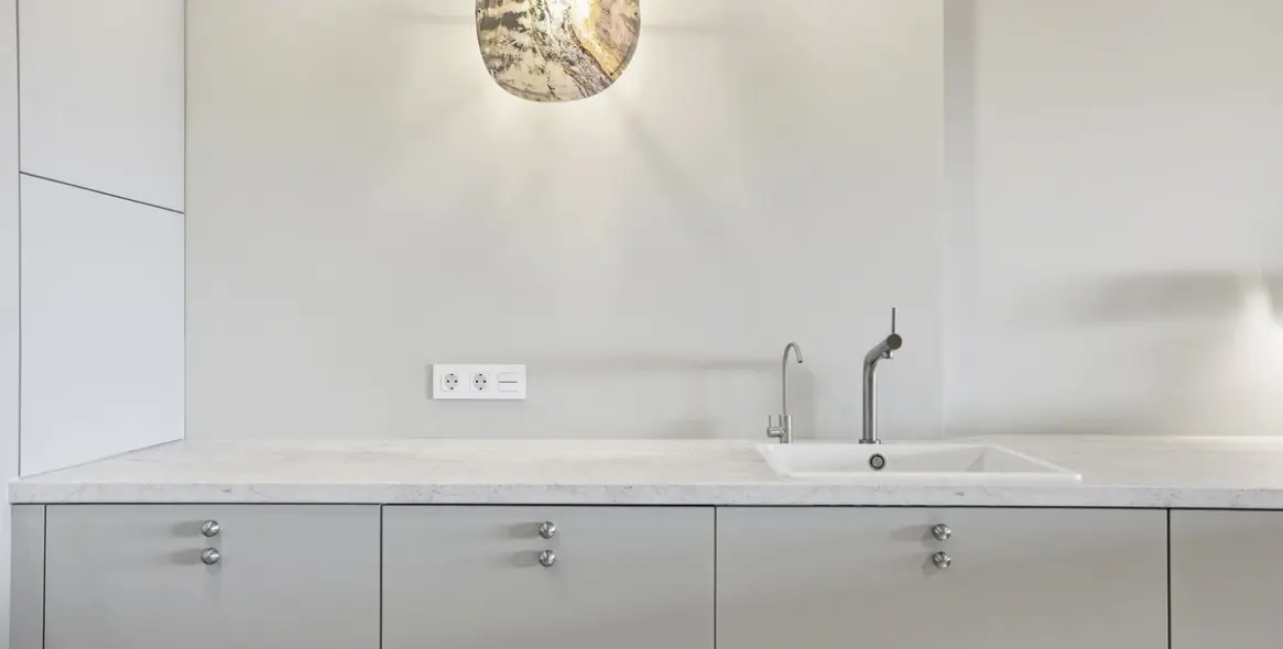 Venta de apartamento en planta media en Calahonda 16