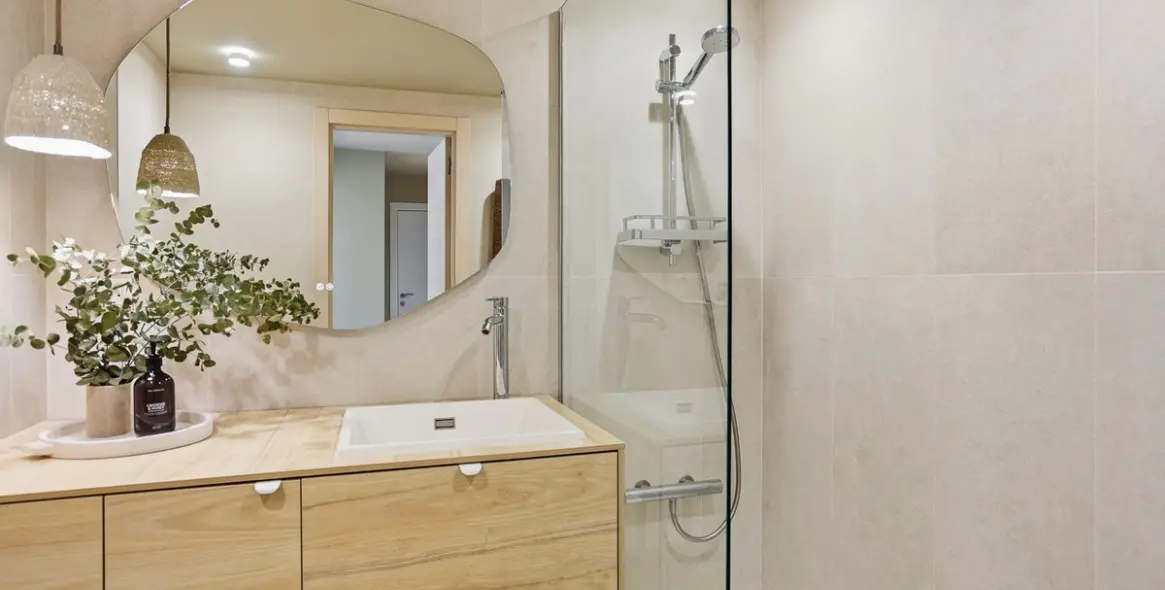 Venta de apartamento en planta media en Calahonda 24