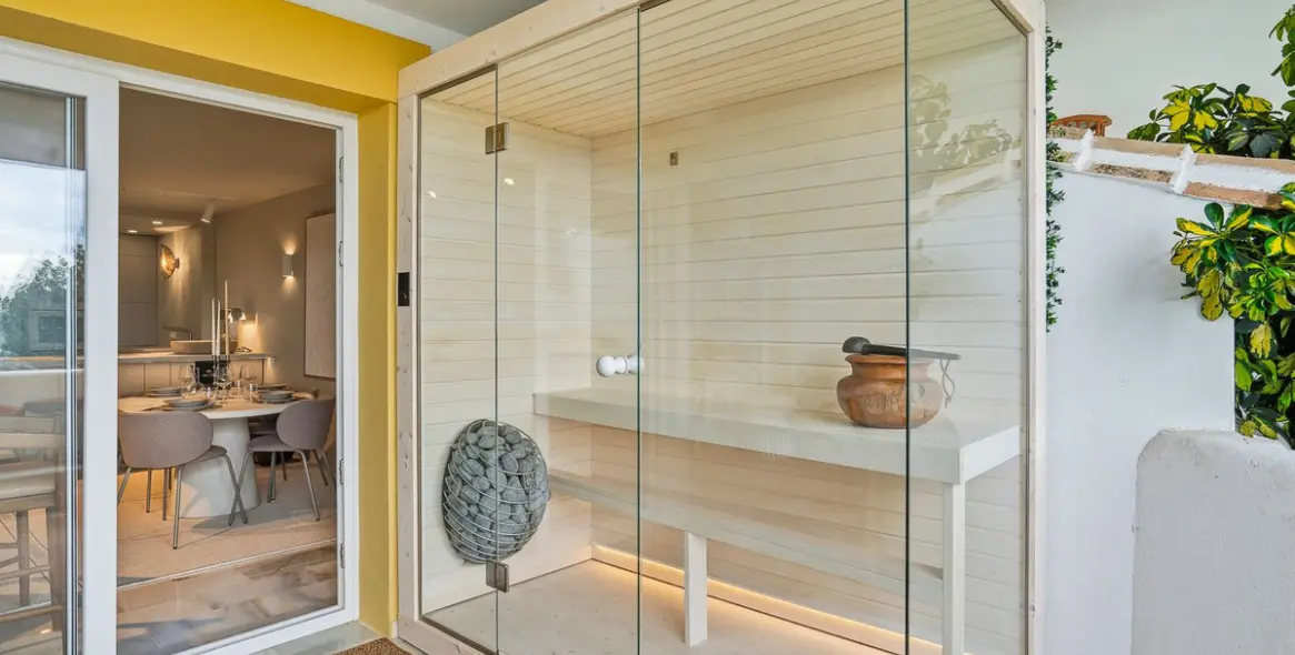 Venta de apartamento en planta media en Calahonda 35