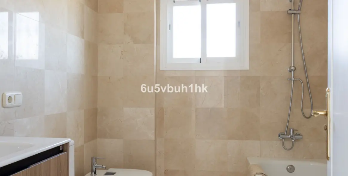 Sale of detached villa in Viñuela 11