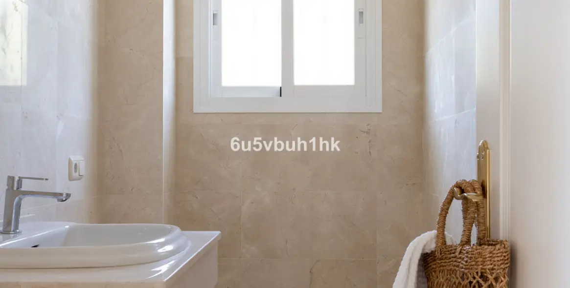 Sale of detached villa in Viñuela 12