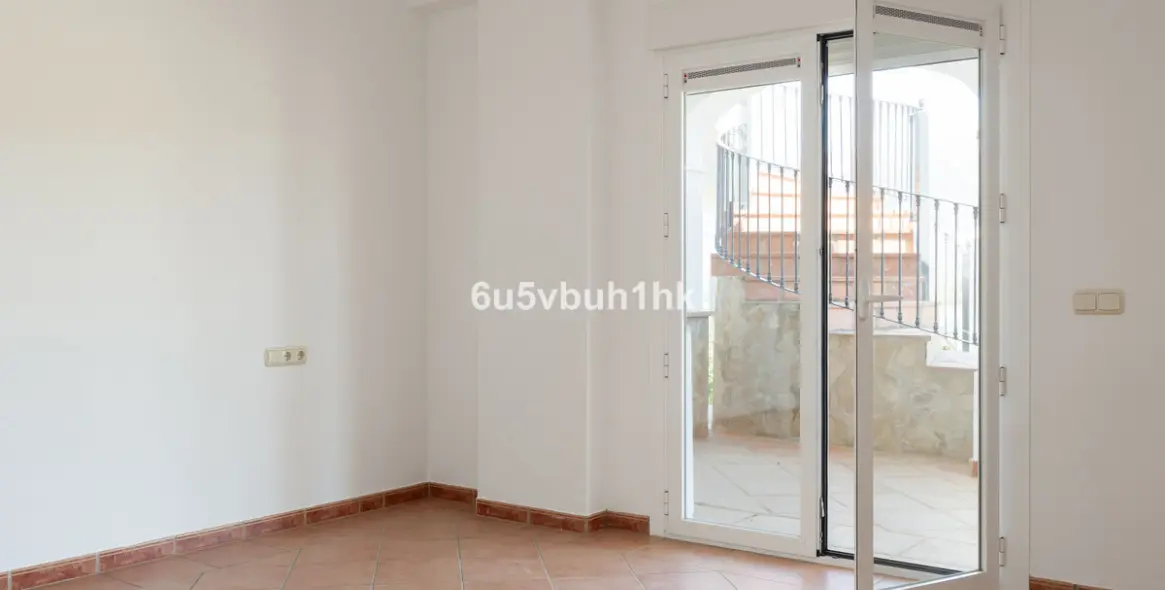 Sale of detached villa in Viñuela 23