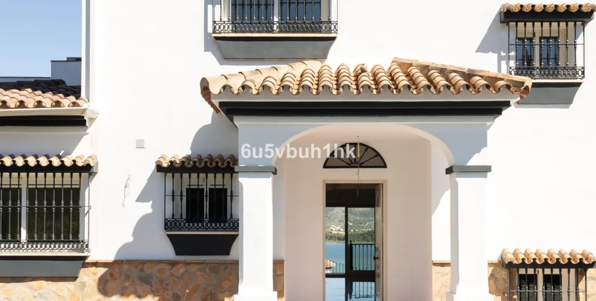 Sale of detached villa in Viñuela 29
