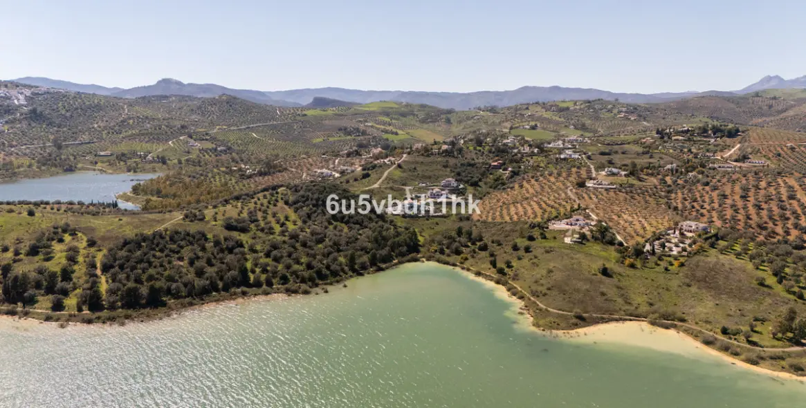 Sale of detached villa in Viñuela 39