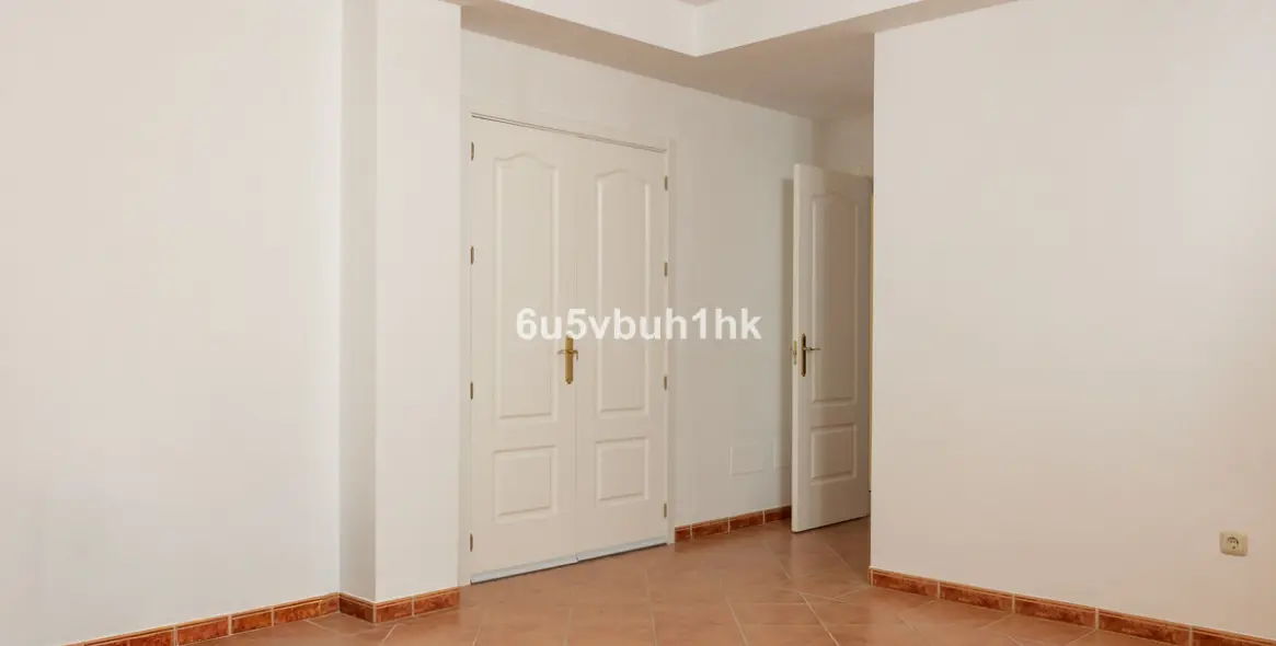 Sale of detached villa in Viñuela 53