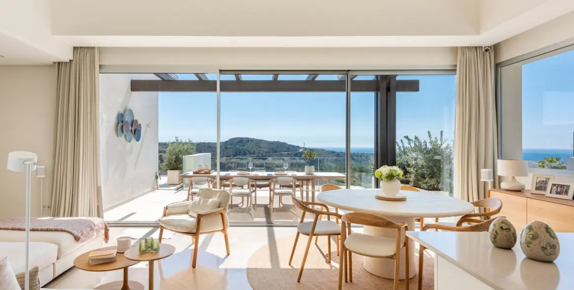 Venta de ático dúplex en Benahavís 2