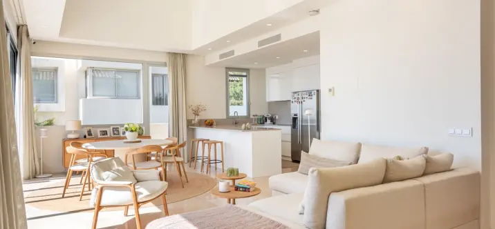 Venta de ático dúplex en Benahavís 2