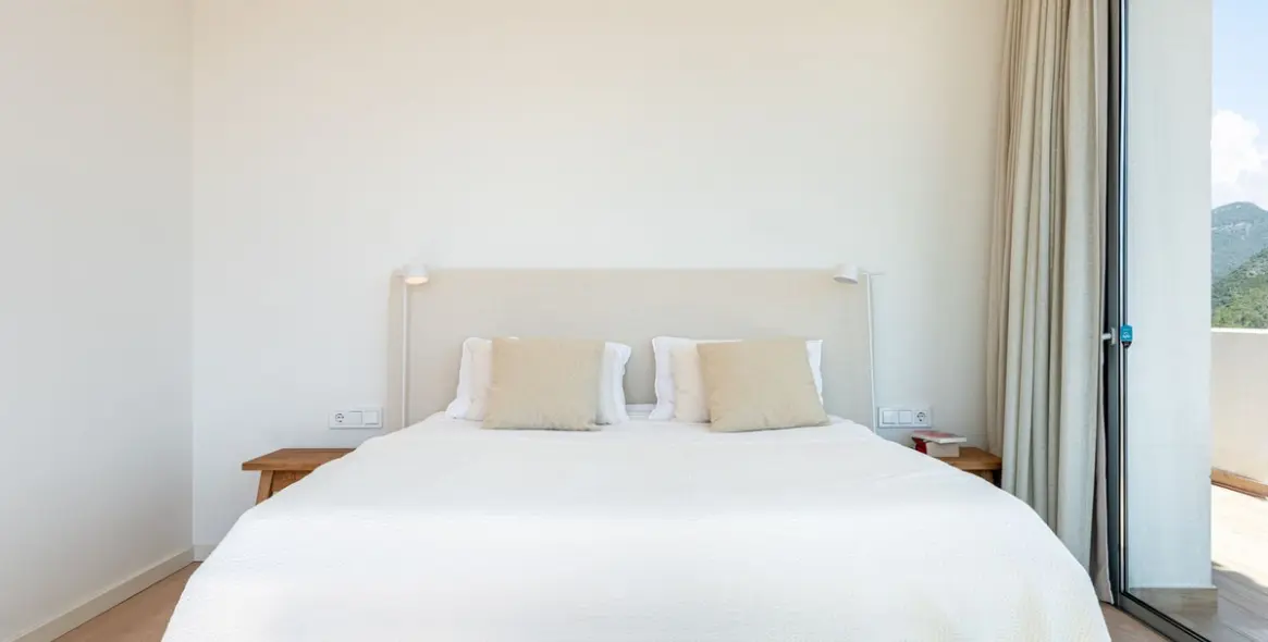 Venta de ático dúplex en Benahavís 12