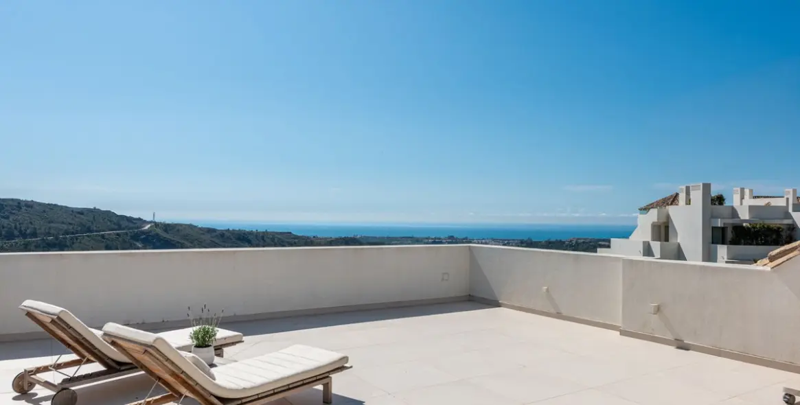 Venta de ático dúplex en Benahavís 19