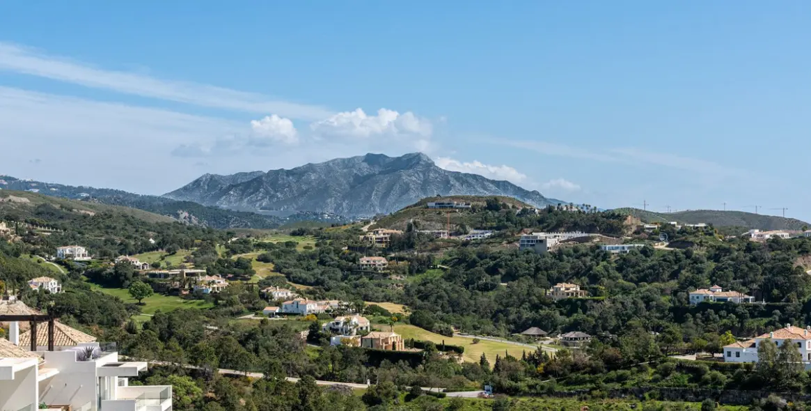 Venta de ático dúplex en Benahavís 20