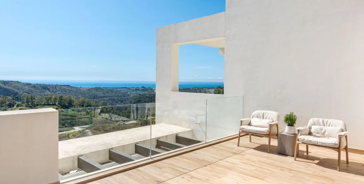 Venta de ático dúplex en Benahavís 23