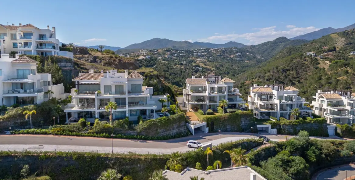 Venta de ático dúplex en Benahavís 27