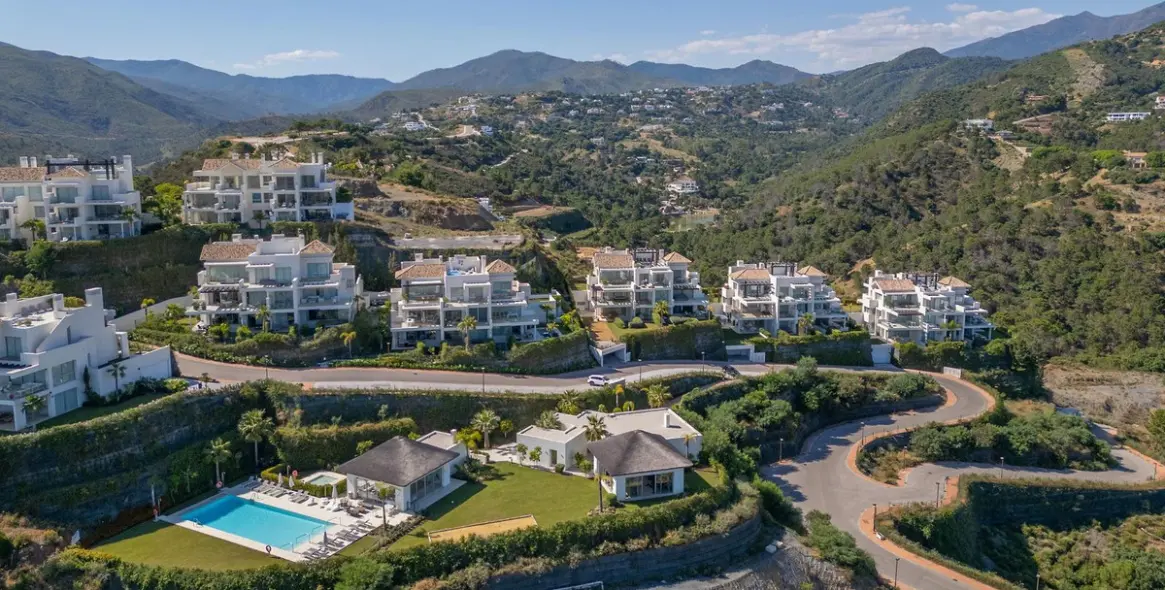 Venta de ático dúplex en Benahavís 28