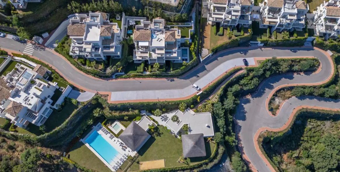 Venta de ático dúplex en Benahavís 29