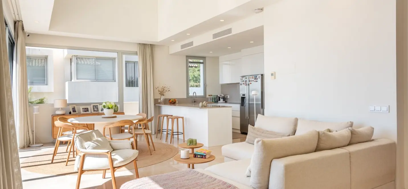Venta de ático dúplex en Benahavís 2