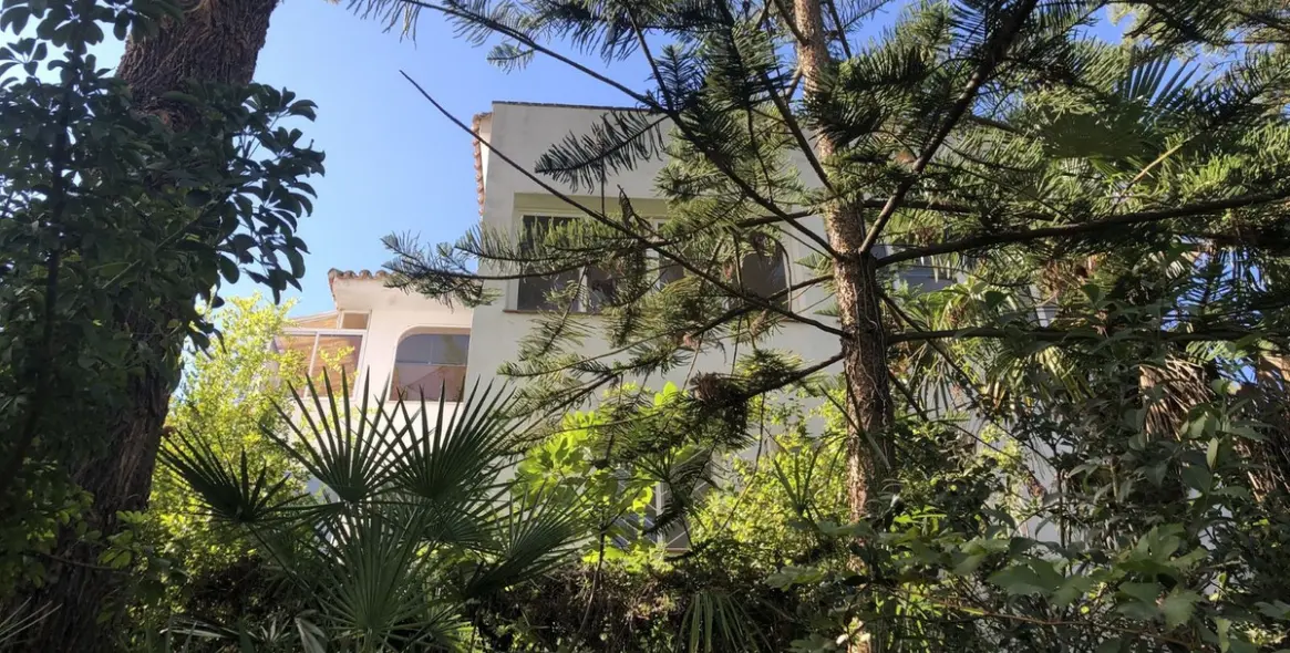 Venta de villa independiente en New Golden Mile 31