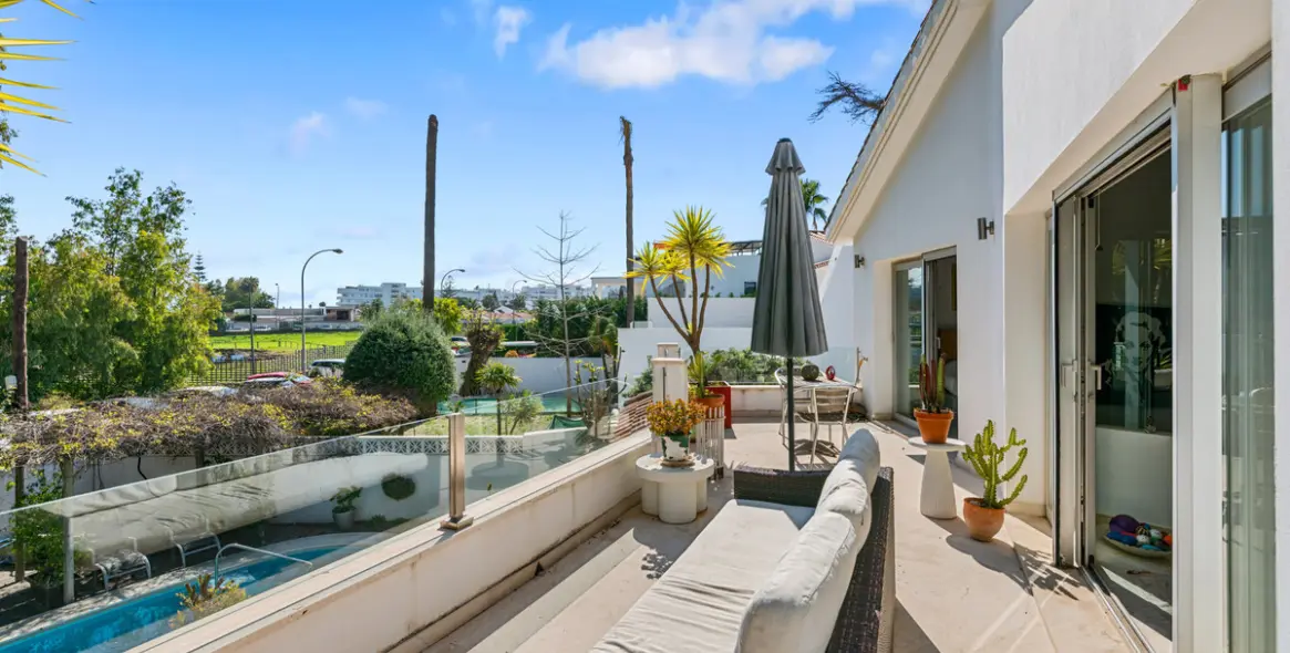 Venta de villa independiente en San Pedro de Alcántara 2