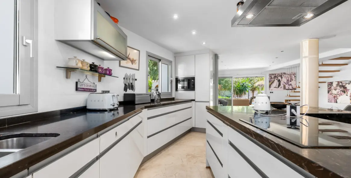 Venta de villa independiente en San Pedro de Alcántara 4