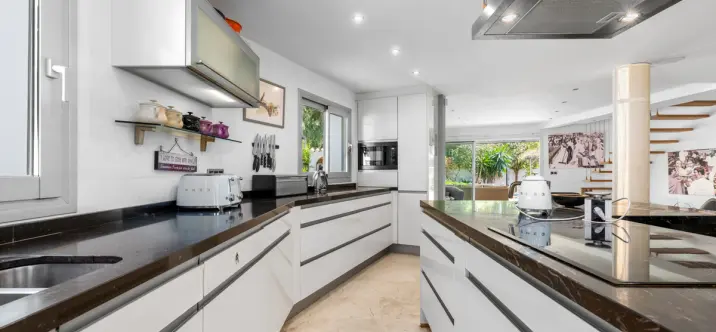 Venta de villa independiente en San Pedro de Alcántara 3