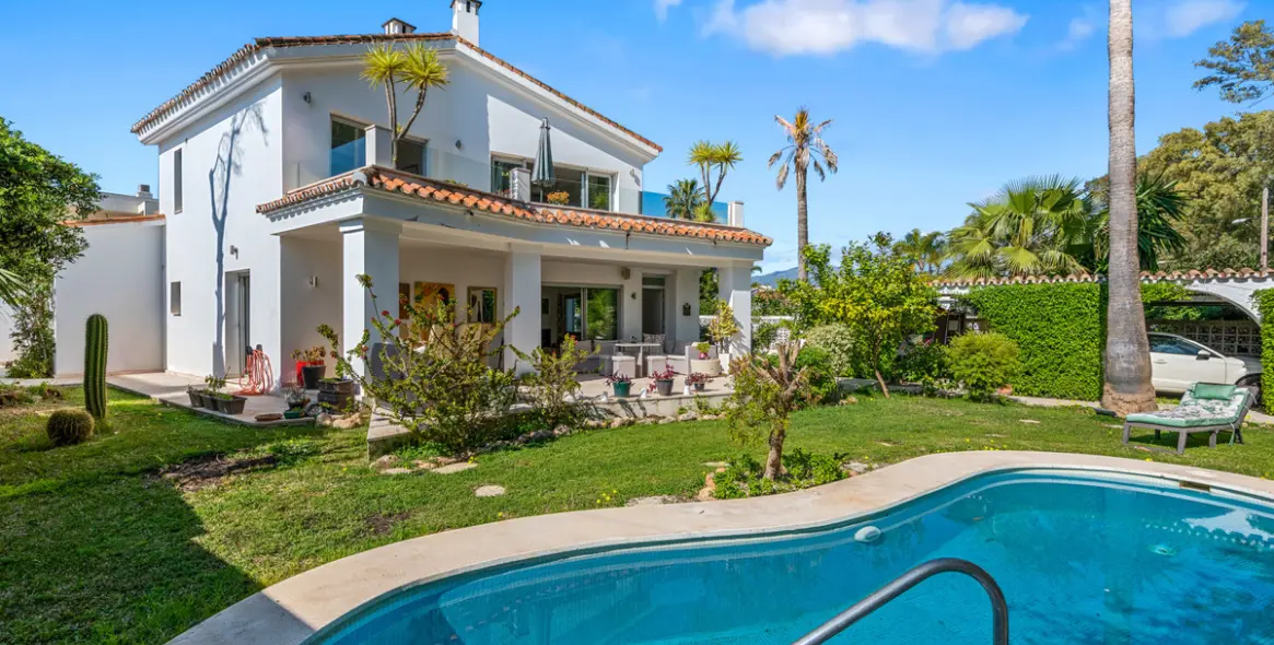 Venta de villa independiente en San Pedro de Alcántara 10