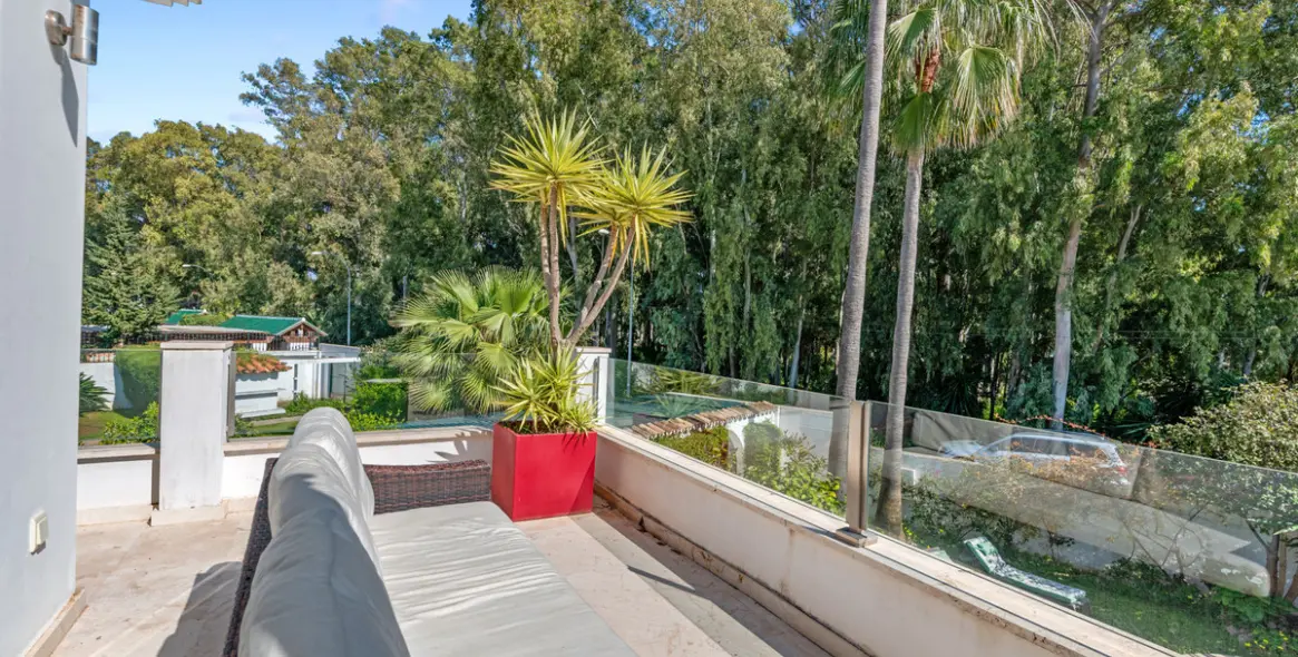 Venta de villa independiente en San Pedro de Alcántara 12