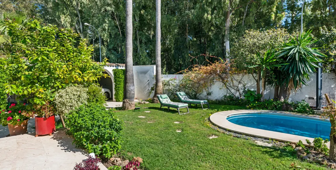 Venta de villa independiente en San Pedro de Alcántara 16