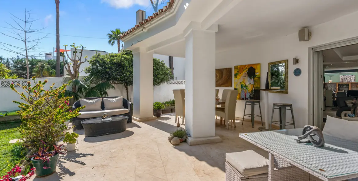 Venta de villa independiente en San Pedro de Alcántara 20