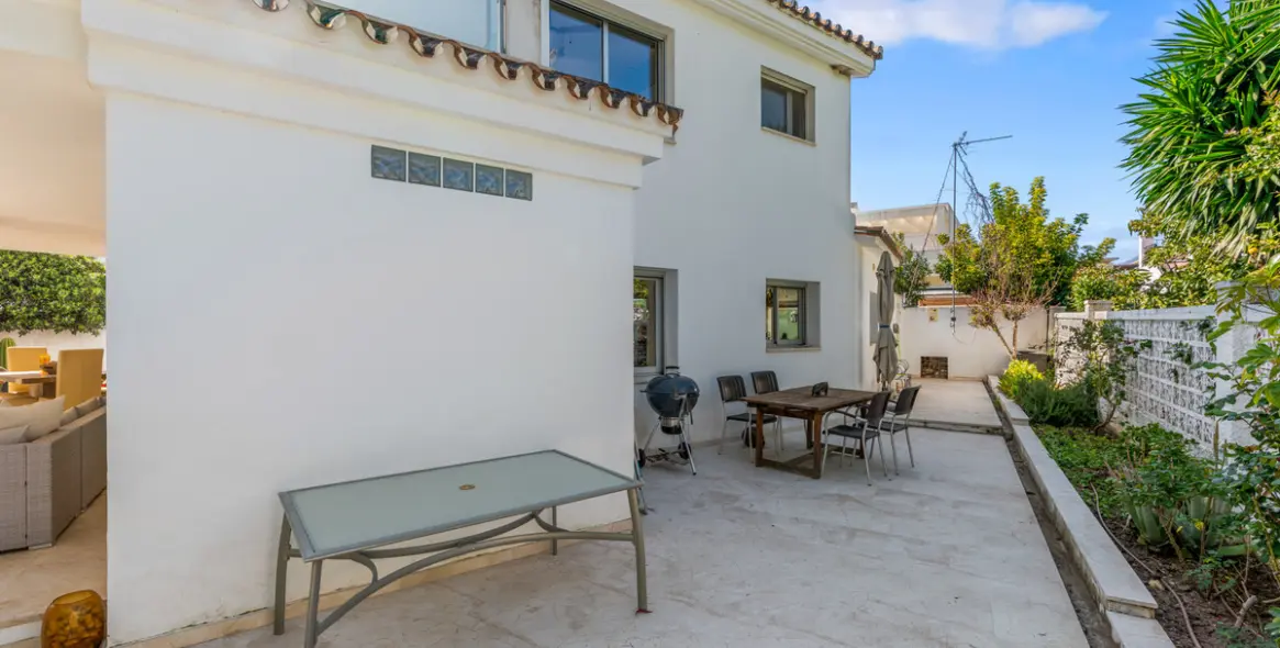 Venta de villa independiente en San Pedro de Alcántara 22