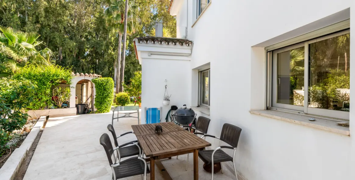 Venta de villa independiente en San Pedro de Alcántara 24