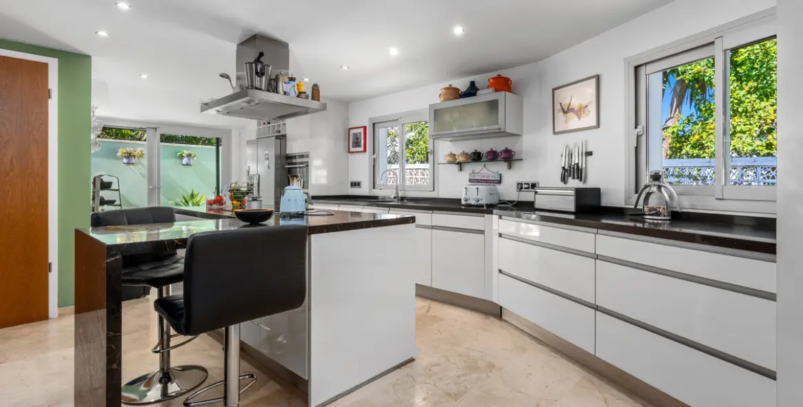 Venta de villa independiente en San Pedro de Alcántara 29