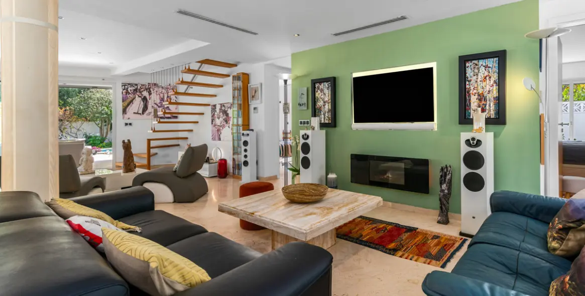 Venta de villa independiente en San Pedro de Alcántara 31