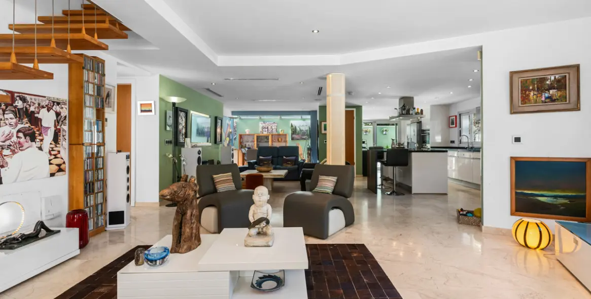 Venta de villa independiente en San Pedro de Alcántara 32