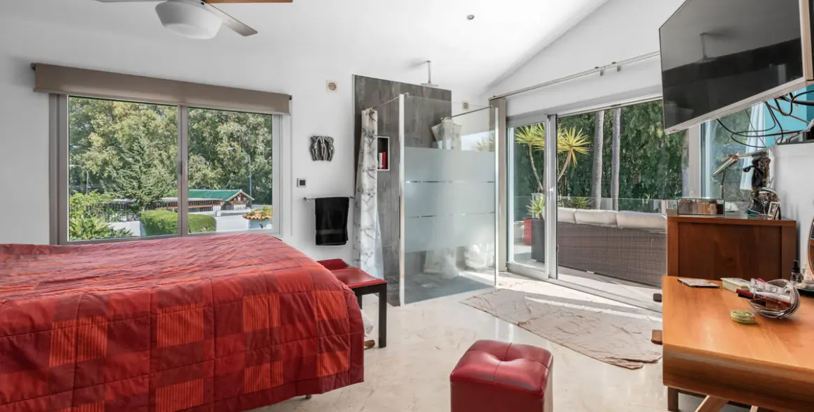 Venta de villa independiente en San Pedro de Alcántara 34