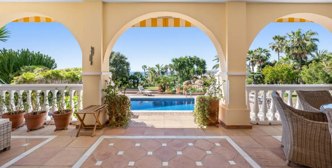 Venta de villa independiente en Estepona 3