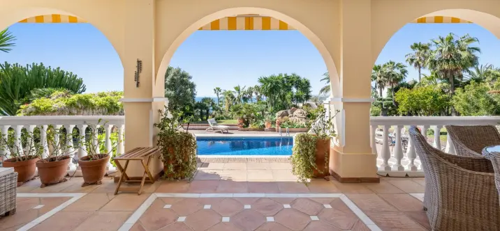 Venta de villa independiente en Estepona 2
