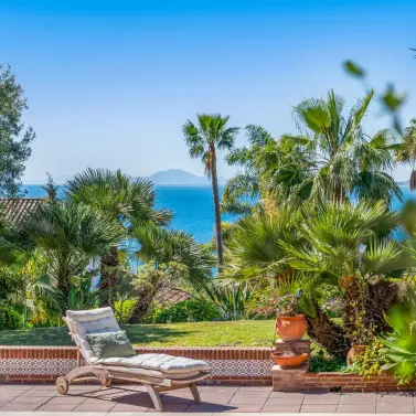 Venta de villa independiente en Estepona