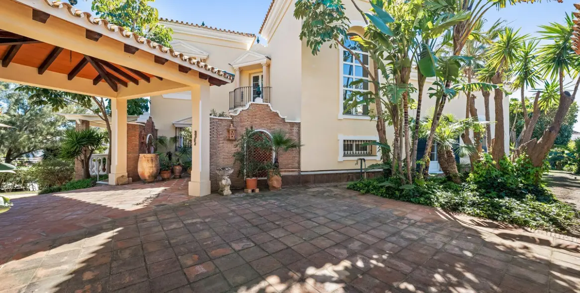 Venta de villa independiente en Estepona 7
