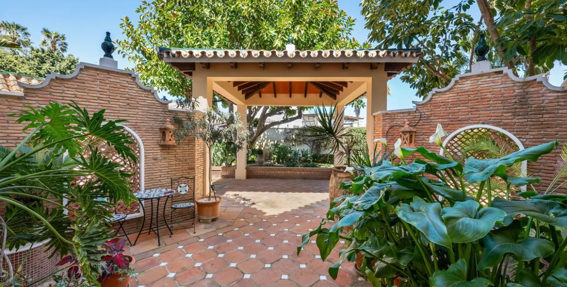 Venta de villa independiente en Estepona 10