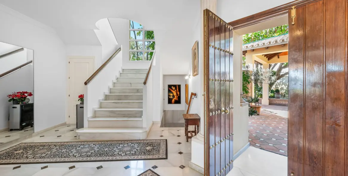 Venta de villa independiente en Estepona 12