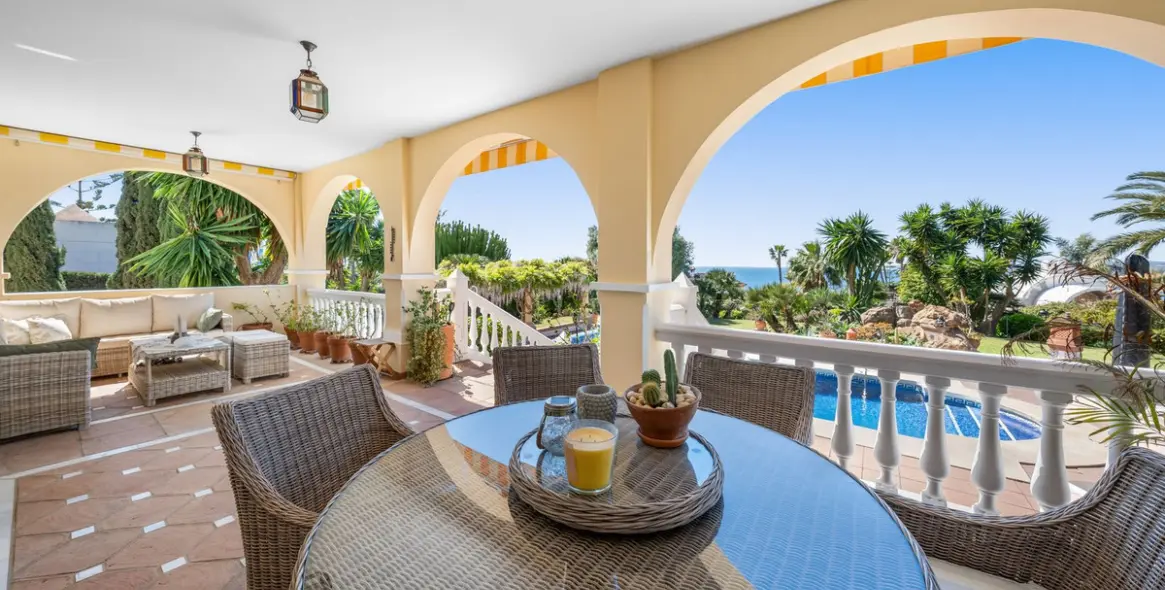 Venta de villa independiente en Estepona 18