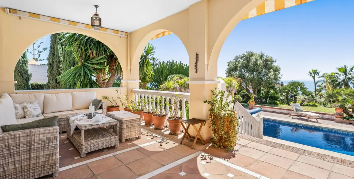 Venta de villa independiente en Estepona 20
