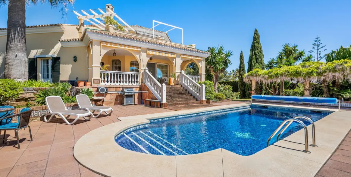 Venta de villa independiente en Estepona 24