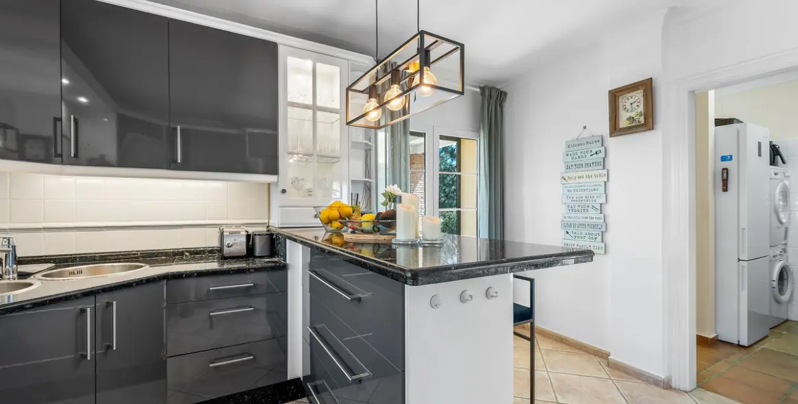 Venta de villa independiente en Estepona 30