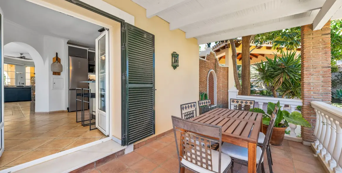 Venta de villa independiente en Estepona 31