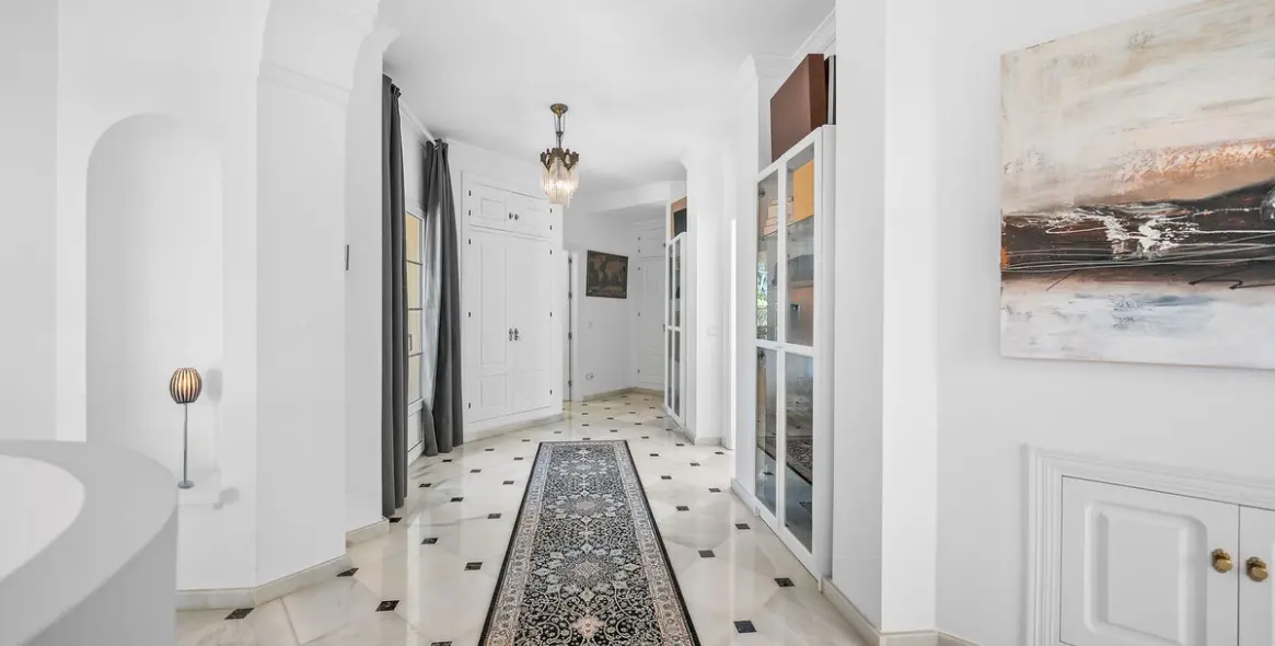 Venta de villa independiente en Estepona 35