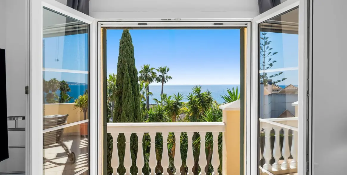 Venta de villa independiente en Estepona 40