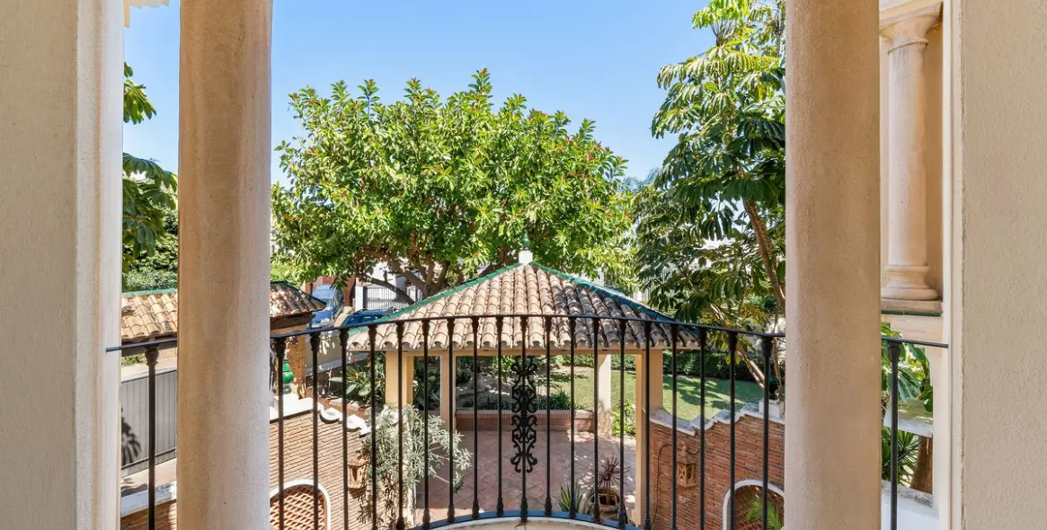 Venta de villa independiente en Estepona 42