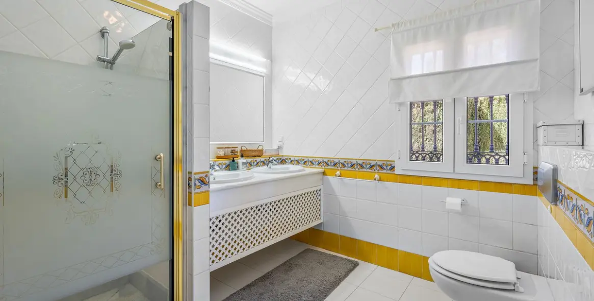 Venta de villa independiente en Estepona 52