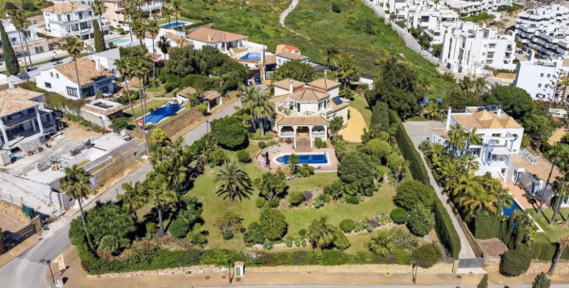 Venta de villa independiente en Estepona 64